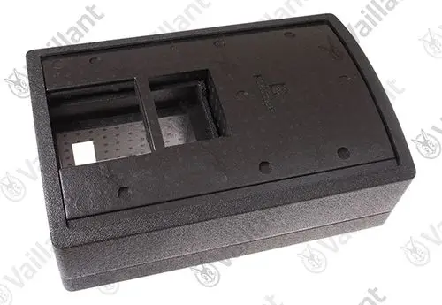 Vaillant Deckel mit geöffneter Rückwand, rechteckige Form, aus schwarzem Material, mit Aussparungen und Löchern zur Befestigung auf einer flachen Oberfläche.